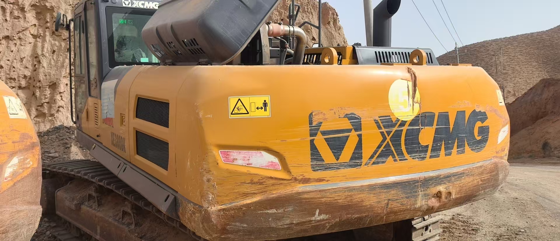 徐工XE380DK履帶式挖掘機(jī)