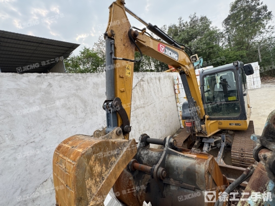 徐工XE60DA履带式挖掘机