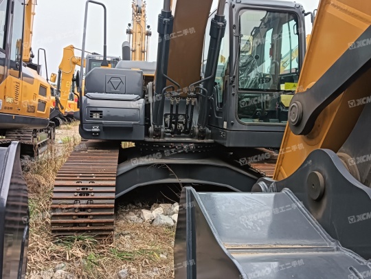 徐工XE200DA履带式挖掘机