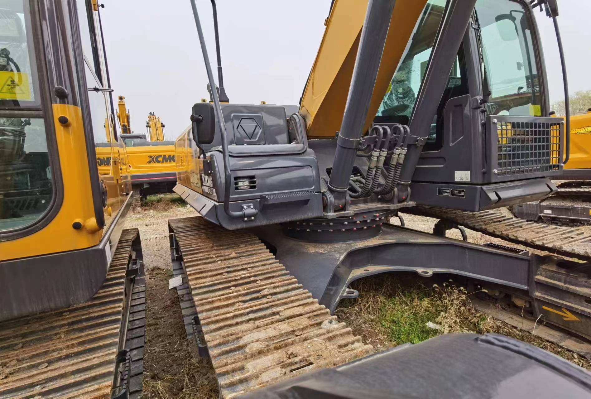 徐工XE245DK履带式挖掘机