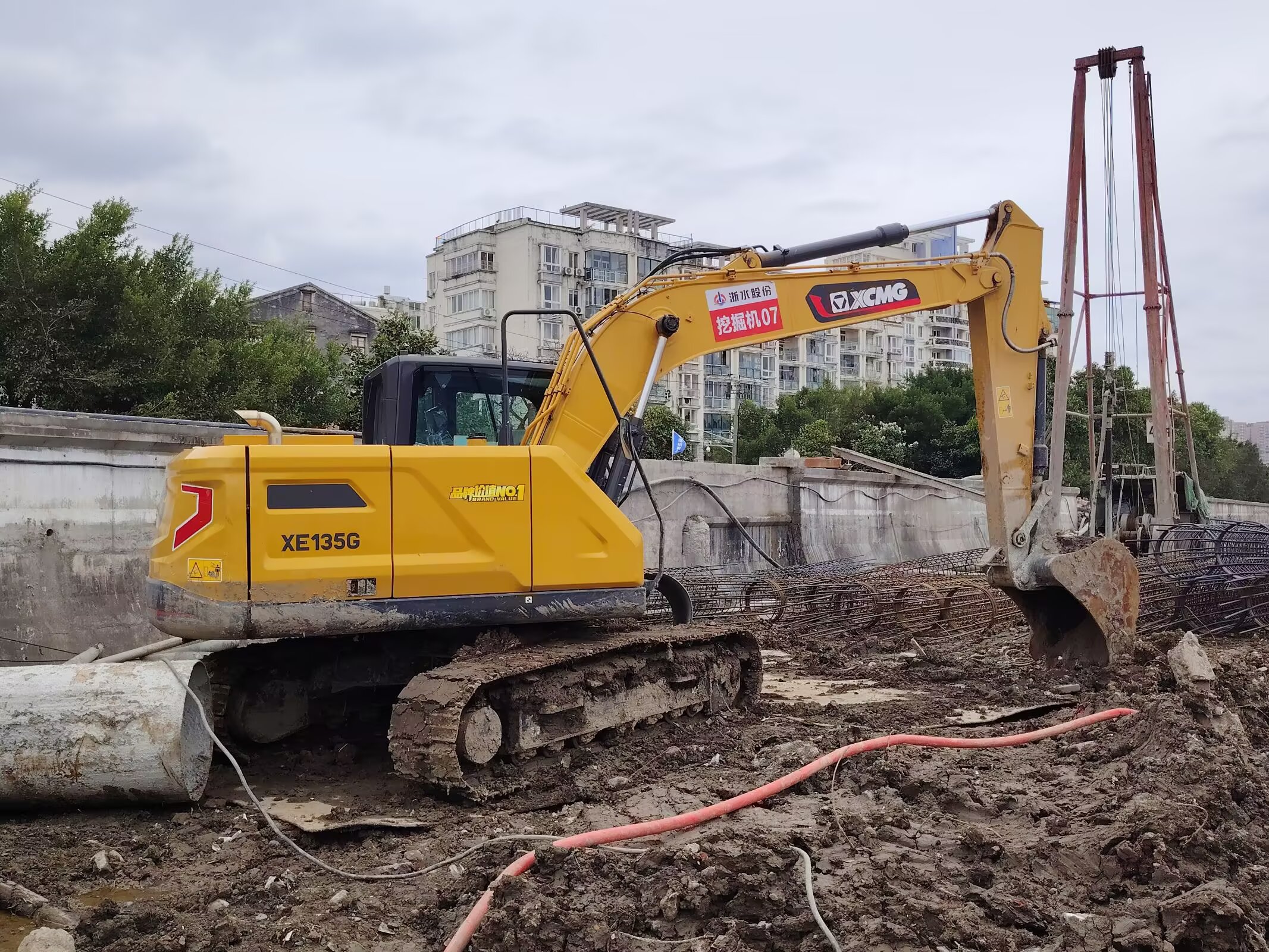 徐工XE135G履带式挖掘机