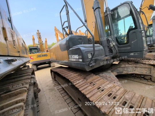 徐工XE240D履带式挖掘机