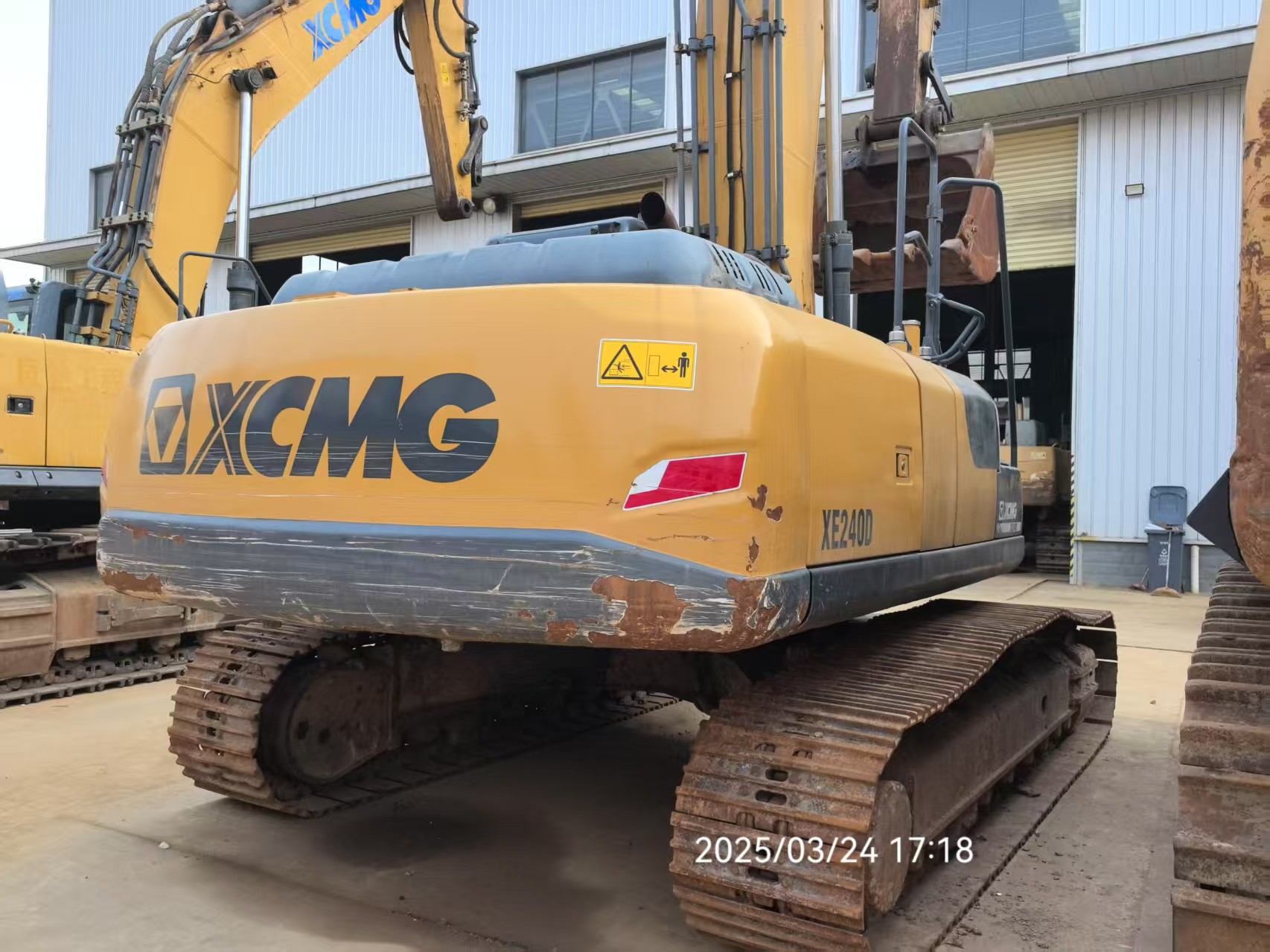 徐工XE240D履带式挖掘机
