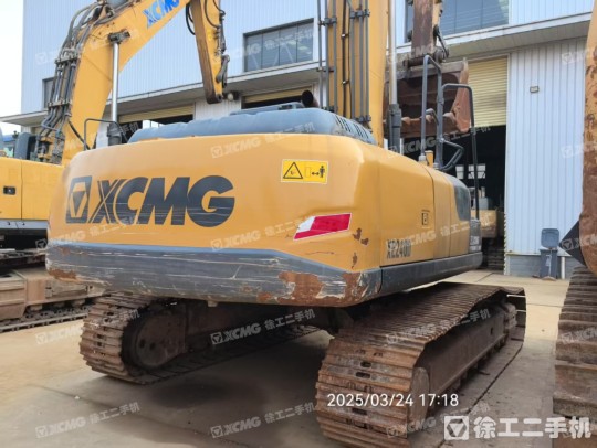 徐工XE240D履带式挖掘机