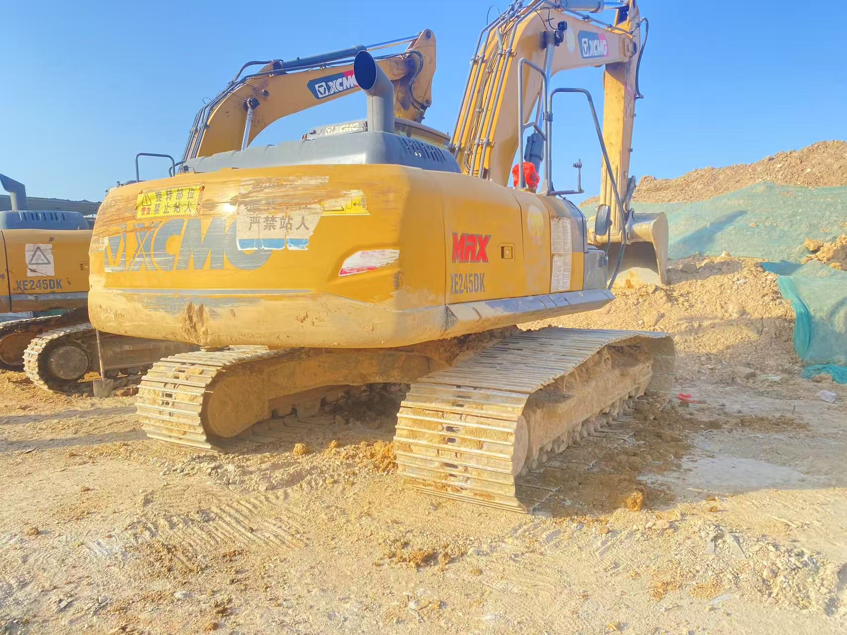 徐工XE245DK履带式挖掘机