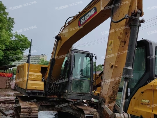 徐工XE135GA履带式挖掘机