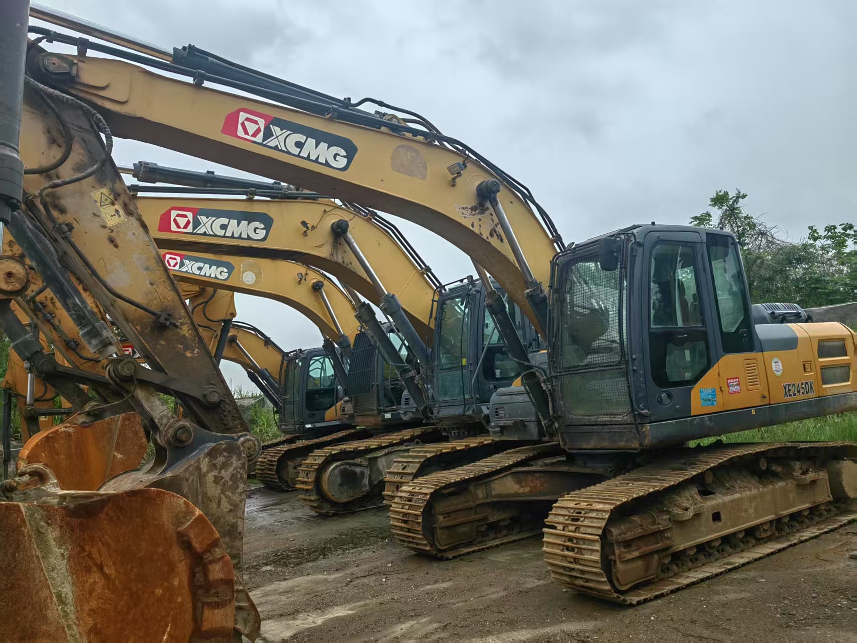 徐工XE215DA履带式挖掘机