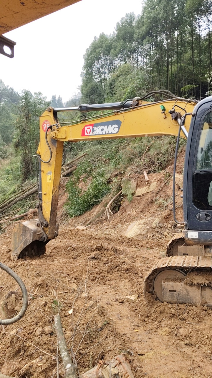 徐工XE135D履带式挖掘机