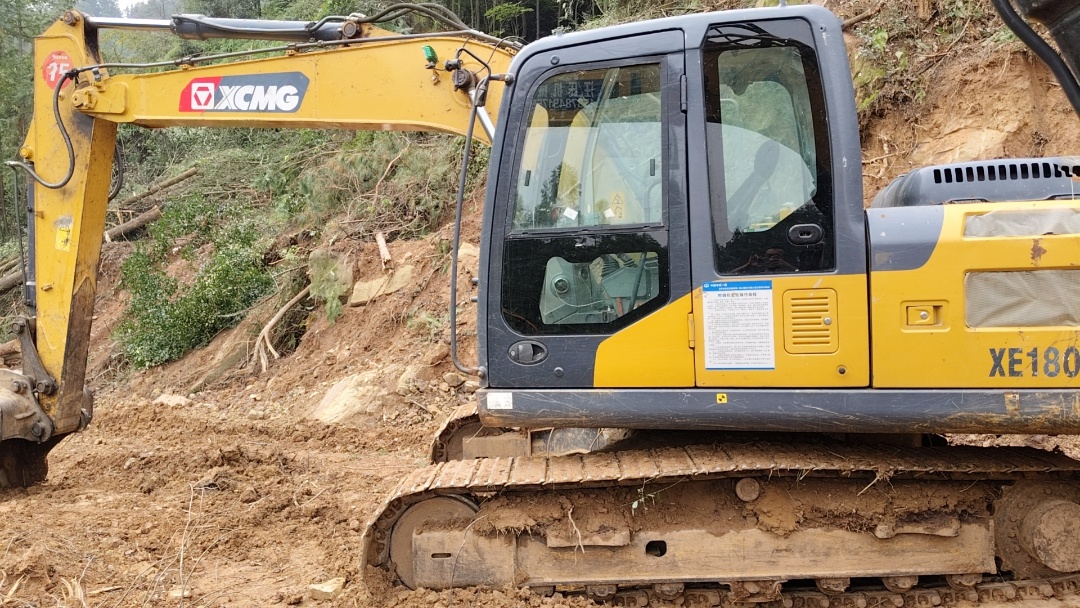 徐工XE135D履带式挖掘机