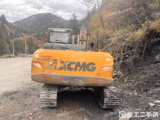 徐工XE135GA履带式挖掘机