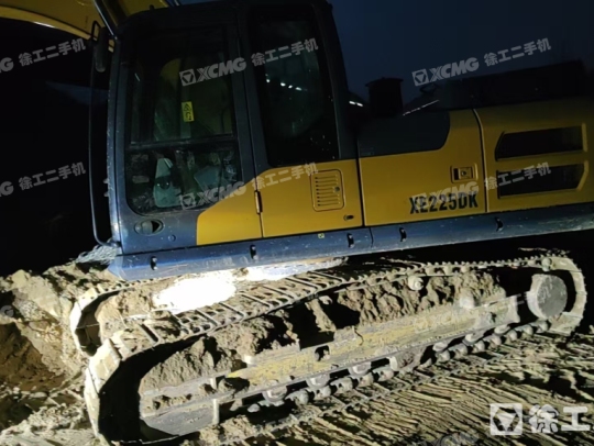 徐工XE225DK履带式挖掘机