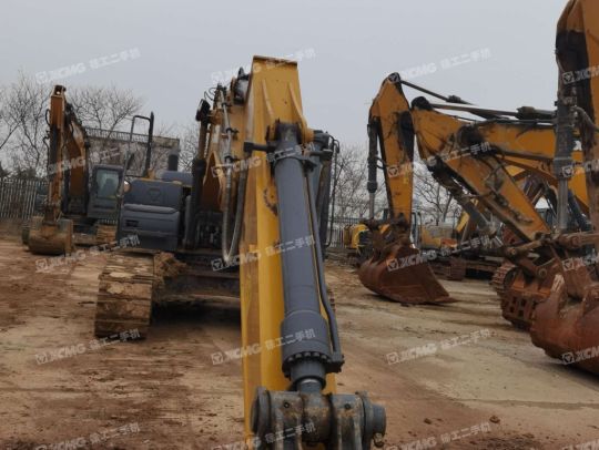 徐工XE205DA履带式挖掘机