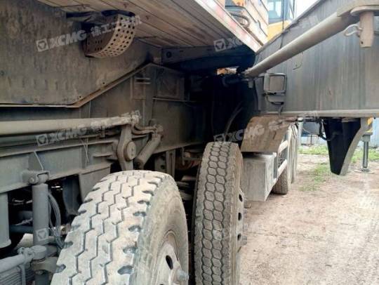 徐工XCT75汽車起重機