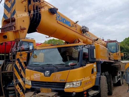 徐工XCT75汽車起重機