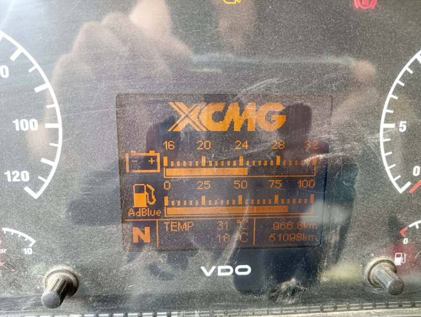 徐工XCT75汽車起重機