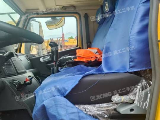 徐工XCT80L6汽車起重機