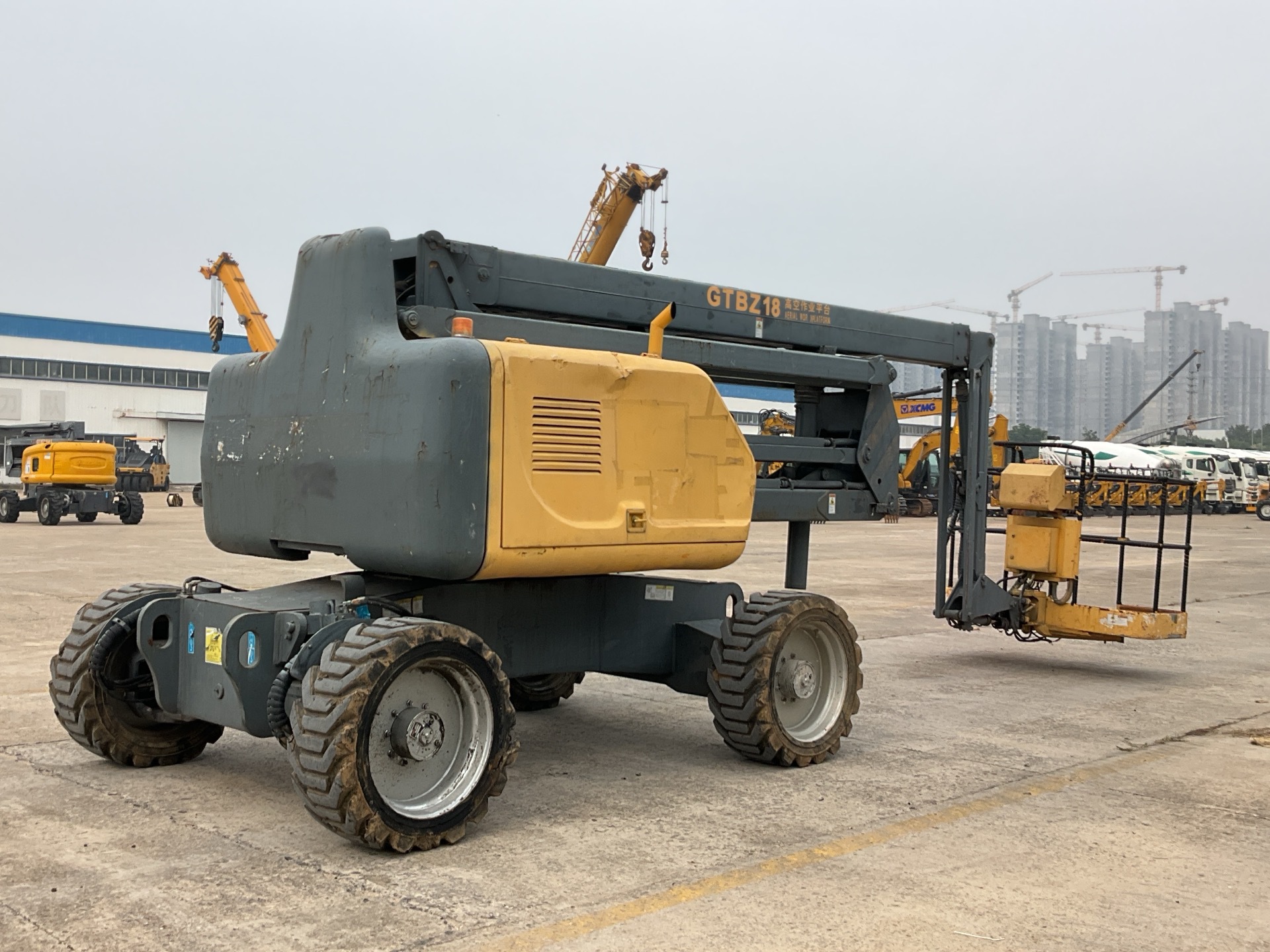 徐工XGS20K直臂式高空作业平台