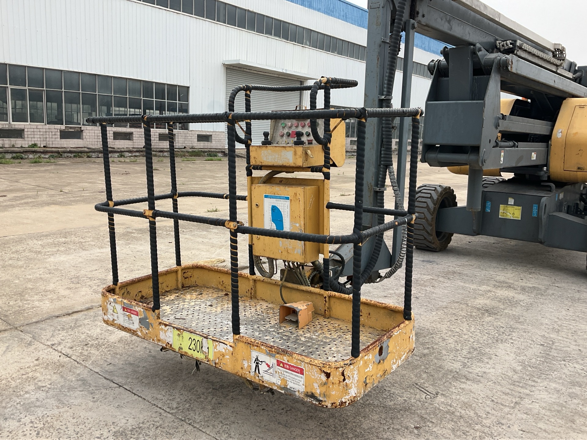 徐工XGS20K直臂式高空作业平台