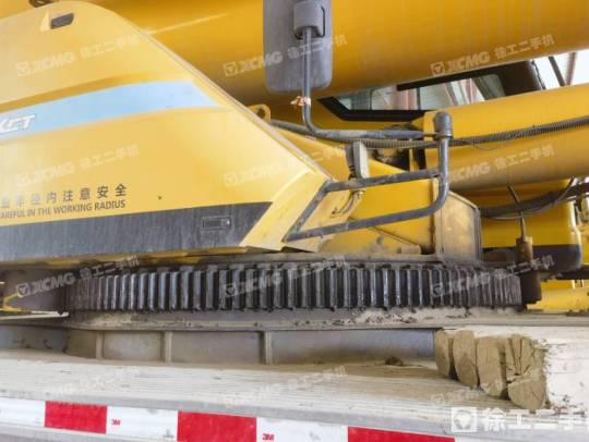 徐工XCT75汽車起重機(jī)