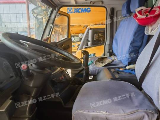 徐工XCT75汽車起重機(jī)