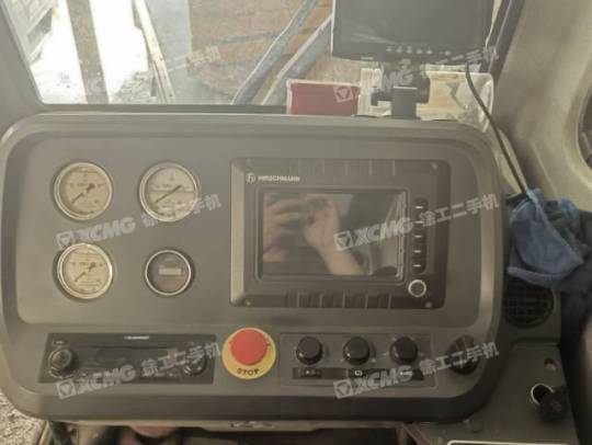 徐工XCT75汽車起重機(jī)