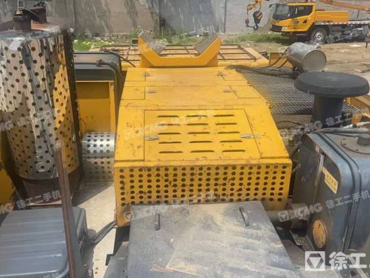 徐工QAY220全地面起重機