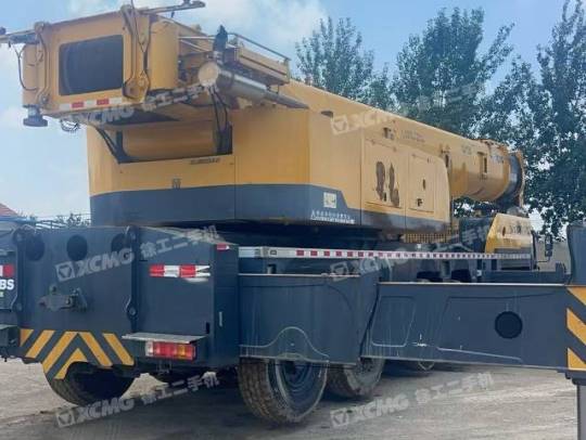 徐工QAY220全地面起重機