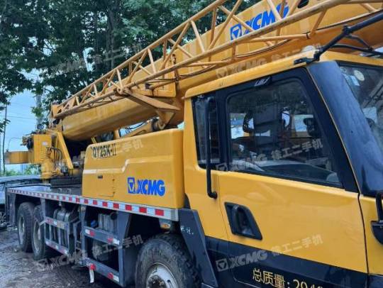 徐工QY25K-Ⅱ先導汽車起重機