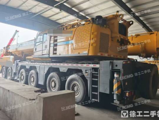 徐工XCA300全地面起重機