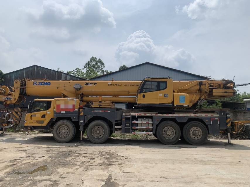 徐工XCT80L6汽車起重機