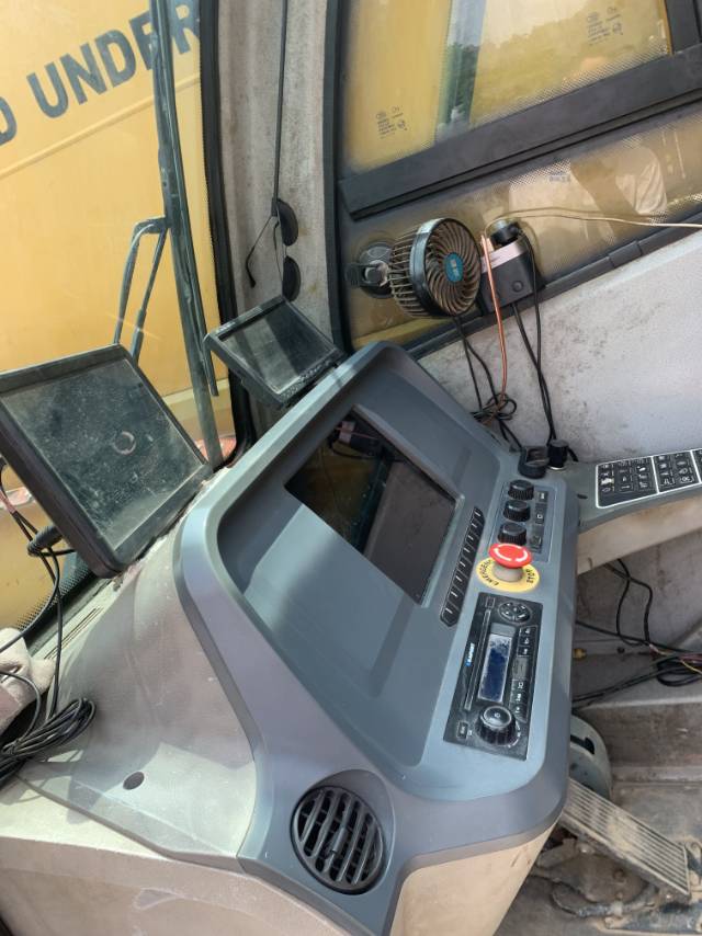 徐工XCT80L6汽車起重機