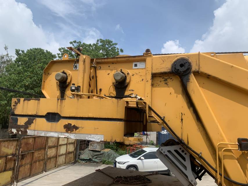 徐工XCT80L6汽車起重機