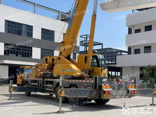 徐工XCT35汽車起重機