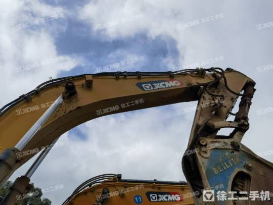 徐工XE400DK履帶式挖掘機