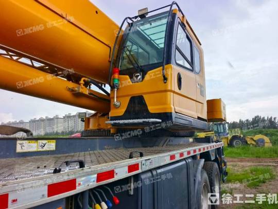 徐工QY50KC汽車起重機