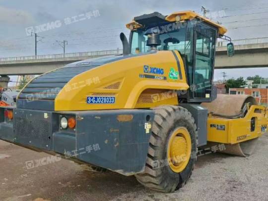 徐工XS225H單鋼輪壓路機(jī)