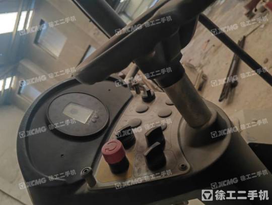 寶馬格BW11RH-5輪胎壓路機(jī)