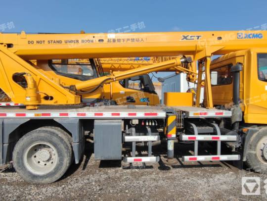 徐工XCT8L4汽車起重機