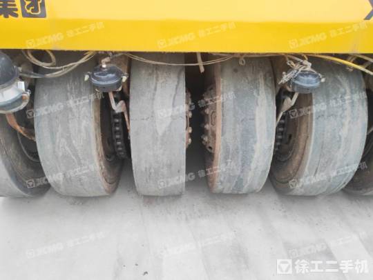 徐工XP261輪胎壓路機(26噸膠輪)