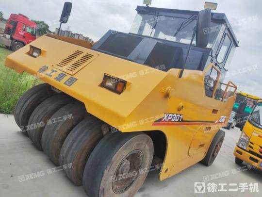 徐工XP261輪胎壓路機(26噸膠輪)