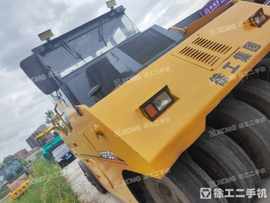 徐工XP261輪胎壓路機(26噸膠輪)