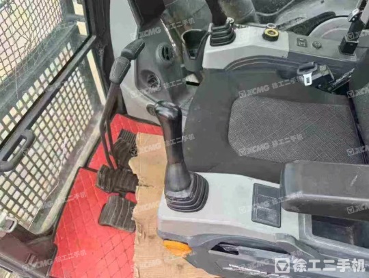 徐工XE650GK履帶式挖掘機