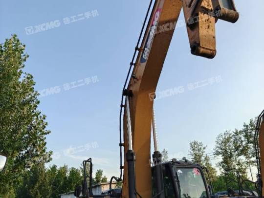 徐工XE400DK履帶式挖掘機