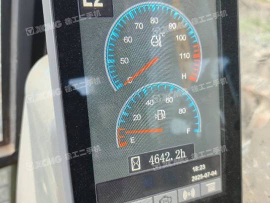 徐工XE400DK履帶式挖掘機