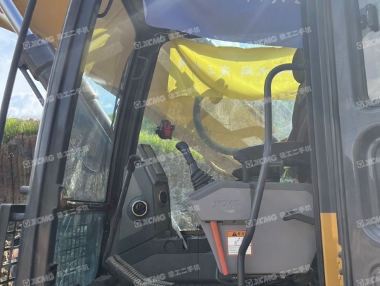 徐工XE380DK履帶式挖掘機