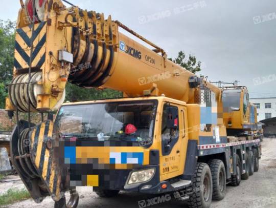 徐工QY130K汽車起重機