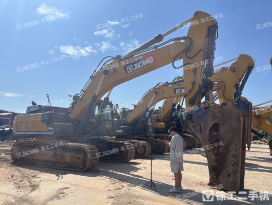 徐工XE490DK履帶式挖掘機(jī)