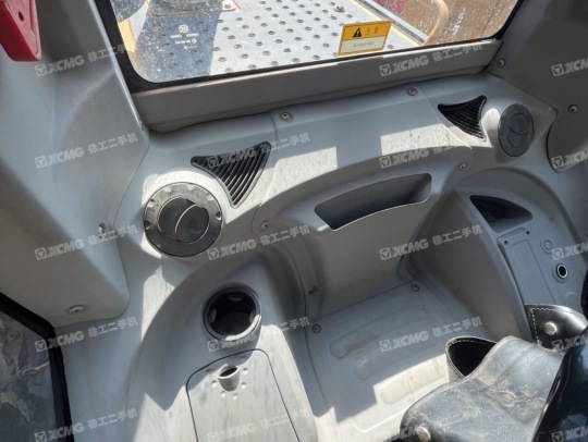 徐工XE490DK履帶式挖掘機(jī)