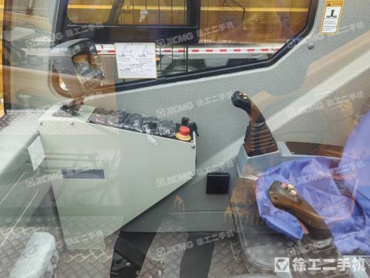 徐工QY25K5C-2汽車(chē)起重機(jī)