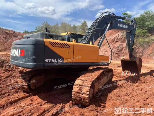 現(xiàn)代R375LC-7履帶式挖掘機